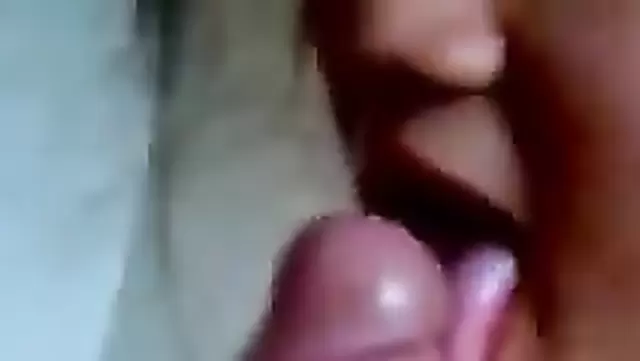 Страстная узбечка лижет и сосет пенис мужа